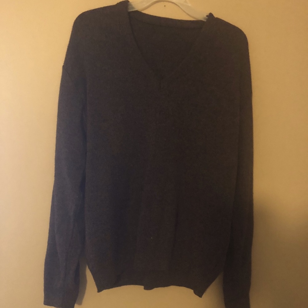 Men’s V neck sweater